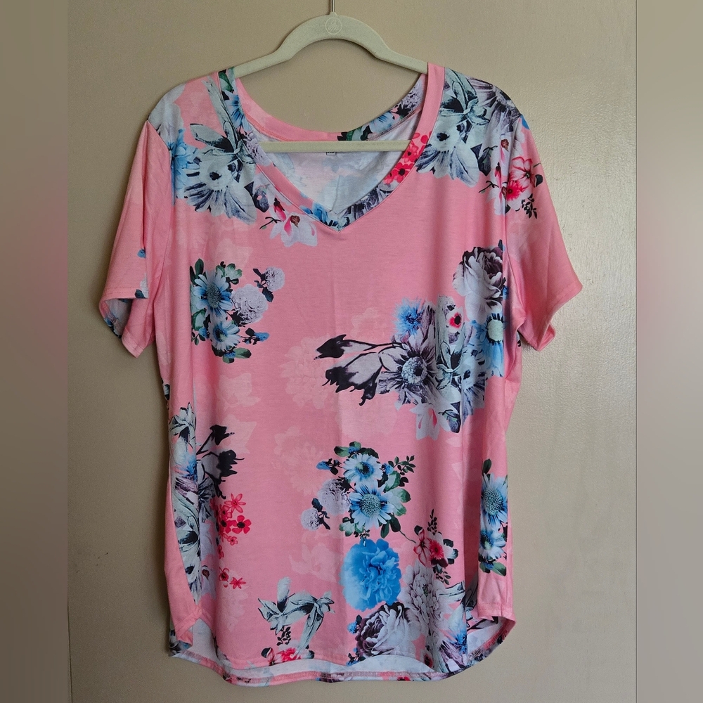 Amazon Women's Pink Floral Short Sleeve 2XL